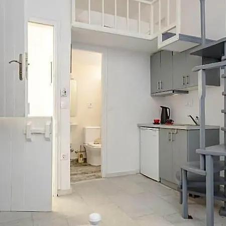 Depis Place & Hotel Naxos City